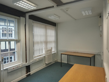 An alternative layout for the Kings Court first floor office with the 2 desks against the walls