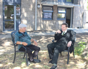 A photograph of Tom Frank and Cllr Pavlovic
